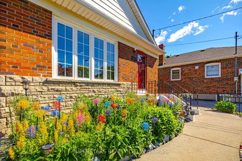 Photo 3 at 237 Ellington Drive, Maryvale, Toronto