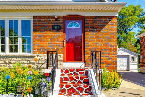 Photo 5 at 237 Ellington Drive, Maryvale, Toronto