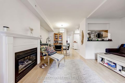 Photo 7 at 679 - 3 Everson Drive, Willowdale East, Toronto