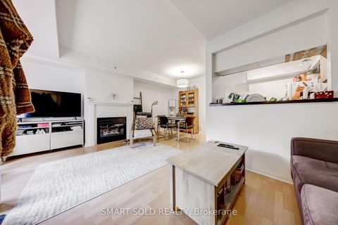 Photo 9 at 679 - 3 Everson Drive, Willowdale East, Toronto