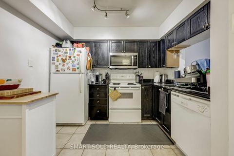 Photo 17 at 679 - 3 Everson Drive, Willowdale East, Toronto