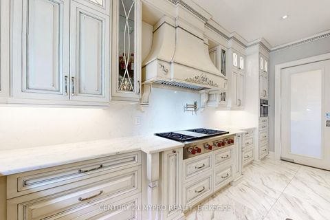Photo 9 at 36 Farrington Drive, Windfields, Toronto