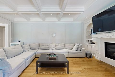 Photo 12 at 36 Farrington Drive, Windfields, Toronto