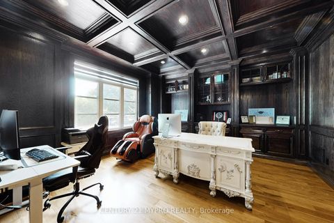 Photo 14 at 36 Farrington Drive, Windfields, Toronto