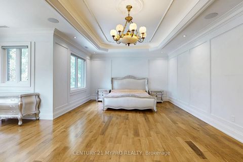 Photo 19 at 36 Farrington Drive, Windfields, Toronto