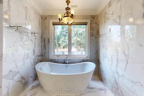 Photo 23 at 36 Farrington Drive, Windfields, Toronto
