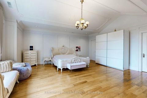 Photo 25 at 36 Farrington Drive, Windfields, Toronto