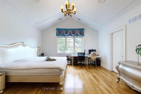 Photo 28 at 36 Farrington Drive, Windfields, Toronto