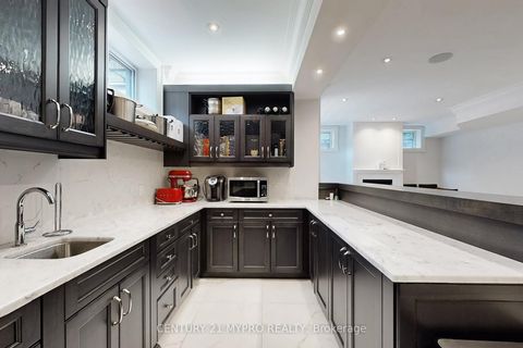 Photo 37 at 36 Farrington Drive, Windfields, Toronto