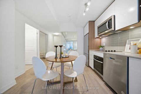 Photo 21 at 701 - 543 Richmond Street W, Waterfront Communities C1, Toronto