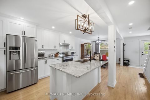 Photo 4 at 115 William Roe Boulevard, Central Newmarket, Newmarket
