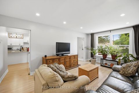 Photo 5 at 115 William Roe Boulevard, Central Newmarket, Newmarket