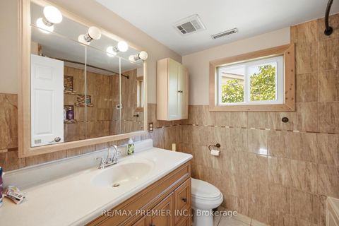 Photo 10 at 115 William Roe Boulevard, Central Newmarket, Newmarket