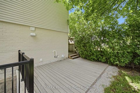 Photo 11 at 115 William Roe Boulevard, Central Newmarket, Newmarket