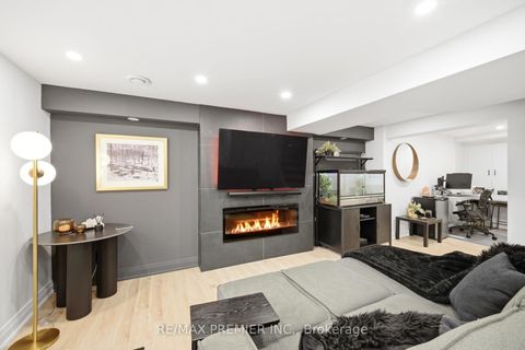 Photo 15 at 115 William Roe Boulevard, Central Newmarket, Newmarket