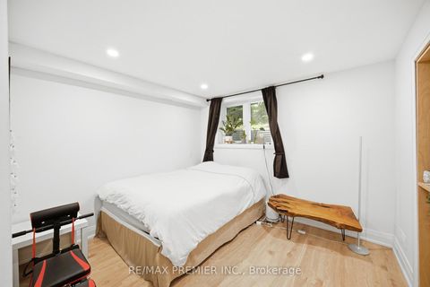Photo 18 at 115 William Roe Boulevard, Central Newmarket, Newmarket