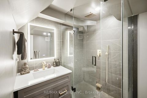 Photo 19 at 115 William Roe Boulevard, Central Newmarket, Newmarket