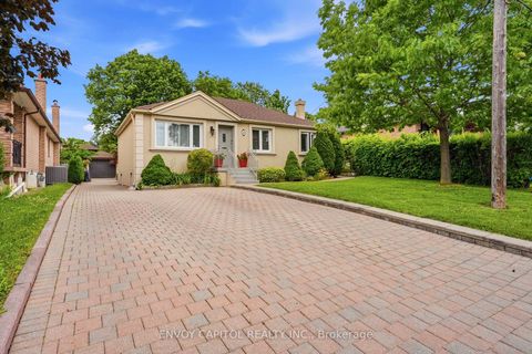 Photo 1 at 26 Deevale Road, CFB, Toronto