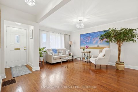 Photo 6 at 26 Deevale Road, CFB, Toronto