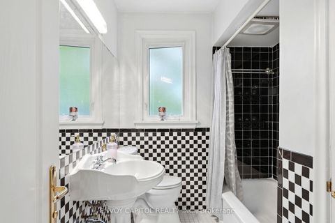 Photo 13 at 26 Deevale Road, CFB, Toronto