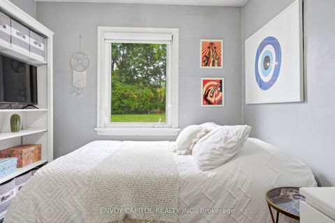 Photo 15 at 26 Deevale Road, CFB, Toronto