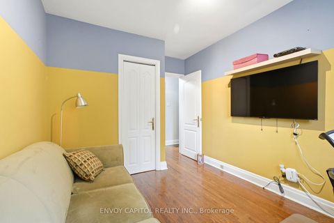 Photo 19 at 26 Deevale Road, CFB, Toronto