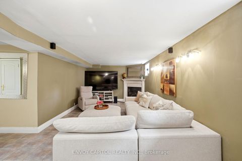 Photo 23 at 26 Deevale Road, CFB, Toronto