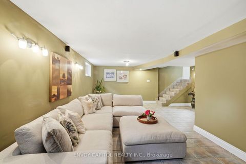 Photo 24 at 26 Deevale Road, CFB, Toronto