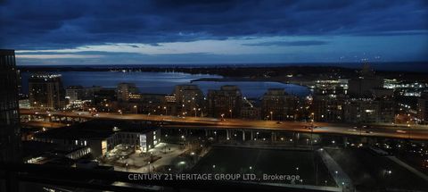 Photo 10 at 2009 - 15 Iceboat Terrace, Waterfront Communities C1, Toronto