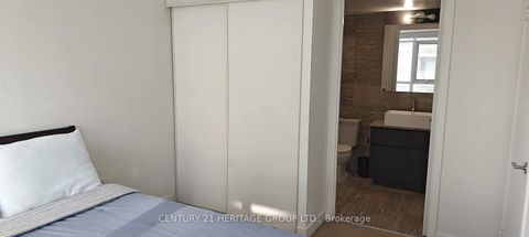 Photo 13 at 2009 - 15 Iceboat Terrace, Waterfront Communities C1, Toronto