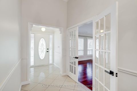 Photo 4 at 40 Beamsville Drive, L'Amoreaux, Toronto