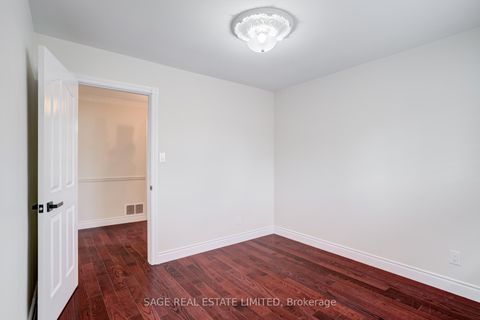 Photo 20 at 40 Beamsville Drive, L'Amoreaux, Toronto