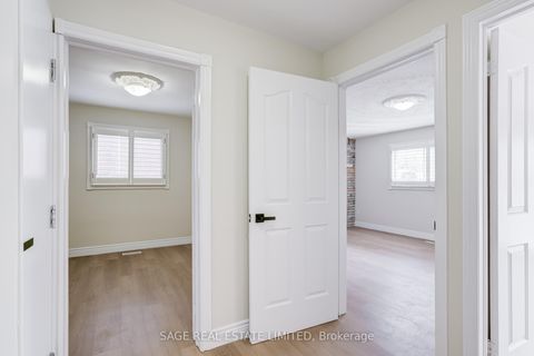 Photo 24 at 40 Beamsville Drive, L'Amoreaux, Toronto