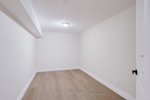 Photo 41 at 40 Beamsville Drive, L'Amoreaux, Toronto
