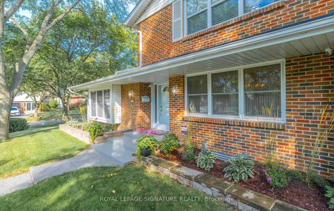 Photo 1 at 2 Gablehurst Crescent, Sullivan, Toronto