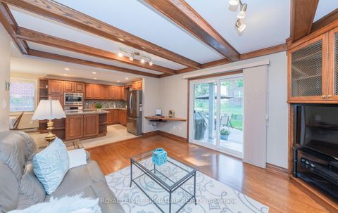 Photo 9 at 2 Gablehurst Crescent, Sullivan, Toronto
