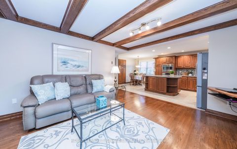 Photo 10 at 2 Gablehurst Crescent, Sullivan, Toronto