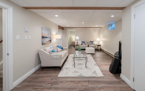 Photo 31 at 2 Gablehurst Crescent, Sullivan, Toronto