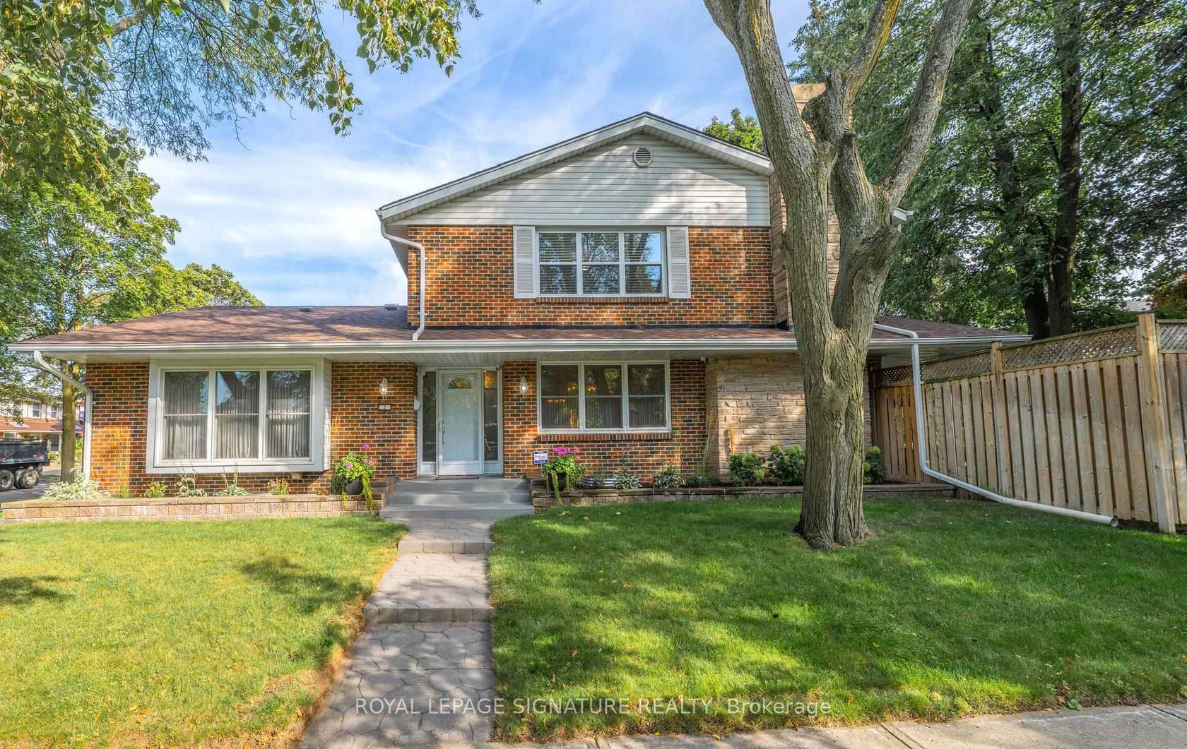 2 Gablehurst Crescent, Sullivan, Toronto 