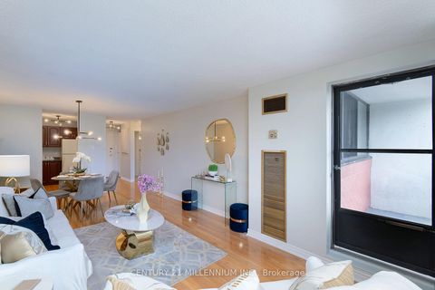 Photo 9 at 210 - 10 Tapscott Cross, Malvern, Toronto