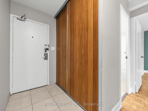 Photo 1 at 708 - 10 Edgecliff Golfway, Flemingdon Park, Toronto