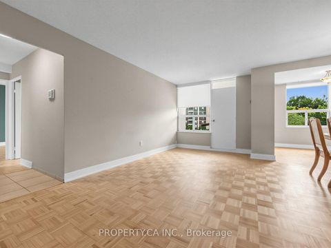 Photo 3 at 708 - 10 Edgecliff Golfway, Flemingdon Park, Toronto