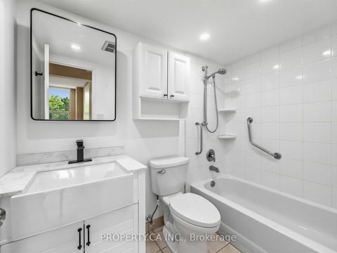 Photo 16 at 708 - 10 Edgecliff Golfway, Flemingdon Park, Toronto