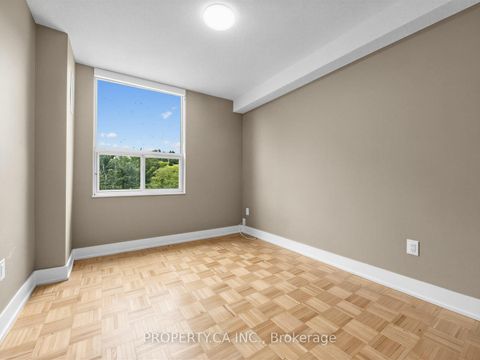 Photo 17 at 708 - 10 Edgecliff Golfway, Flemingdon Park, Toronto