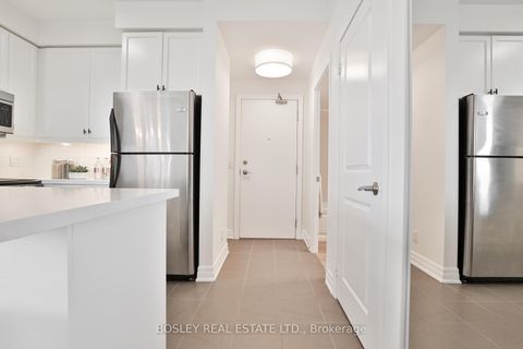 Photo 5 at 701 - 500 St Clair Avenue W, Forest Hill South, Toronto