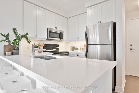 Photo 7 at 701 - 500 St Clair Avenue W, Forest Hill South, Toronto