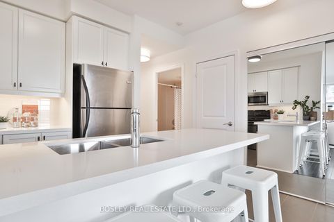 Photo 13 at 701 - 500 St Clair Avenue W, Forest Hill South, Toronto