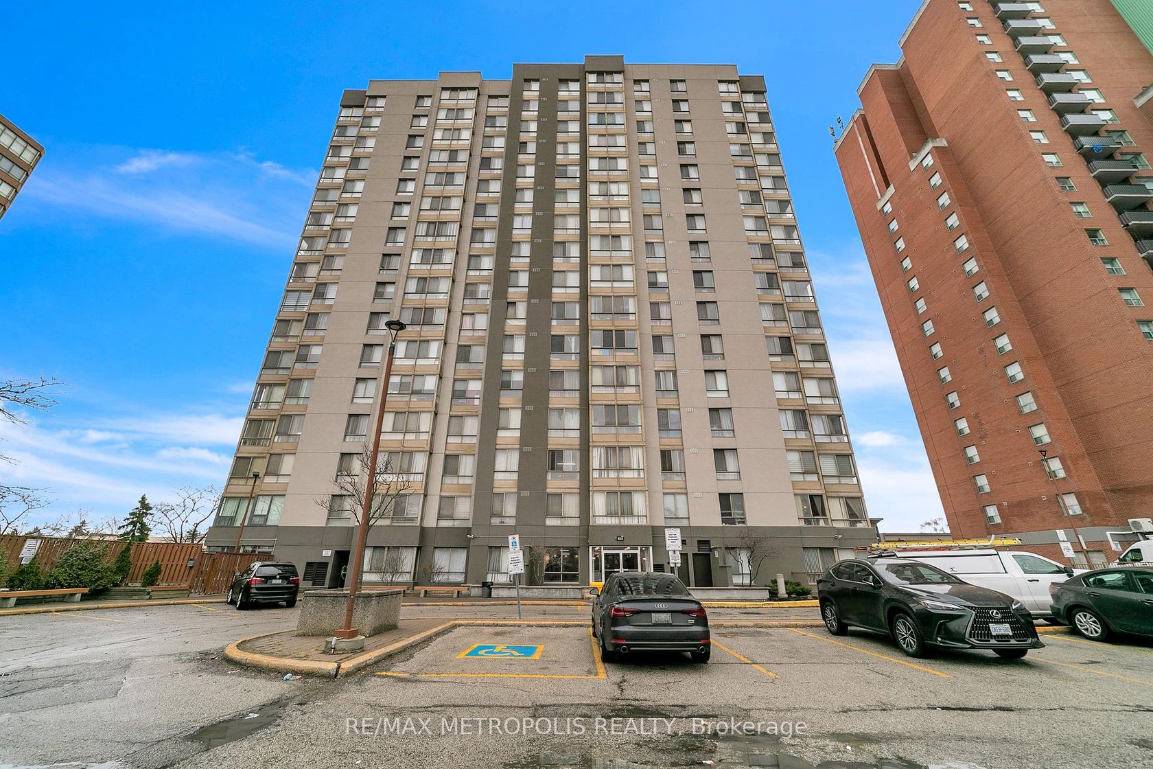 1604 - 2470 Eglinton Avenue W, Greenbrook, Toronto 