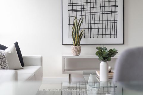 Photo 4 at 622 - 7608 Yonge Street, Yorkhill, Vaughan