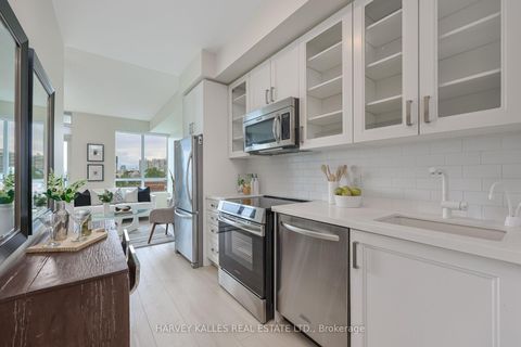 Photo 12 at 622 - 7608 Yonge Street, Yorkhill, Vaughan